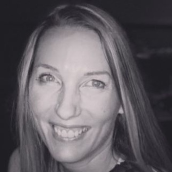 Helen Dolphin headshot